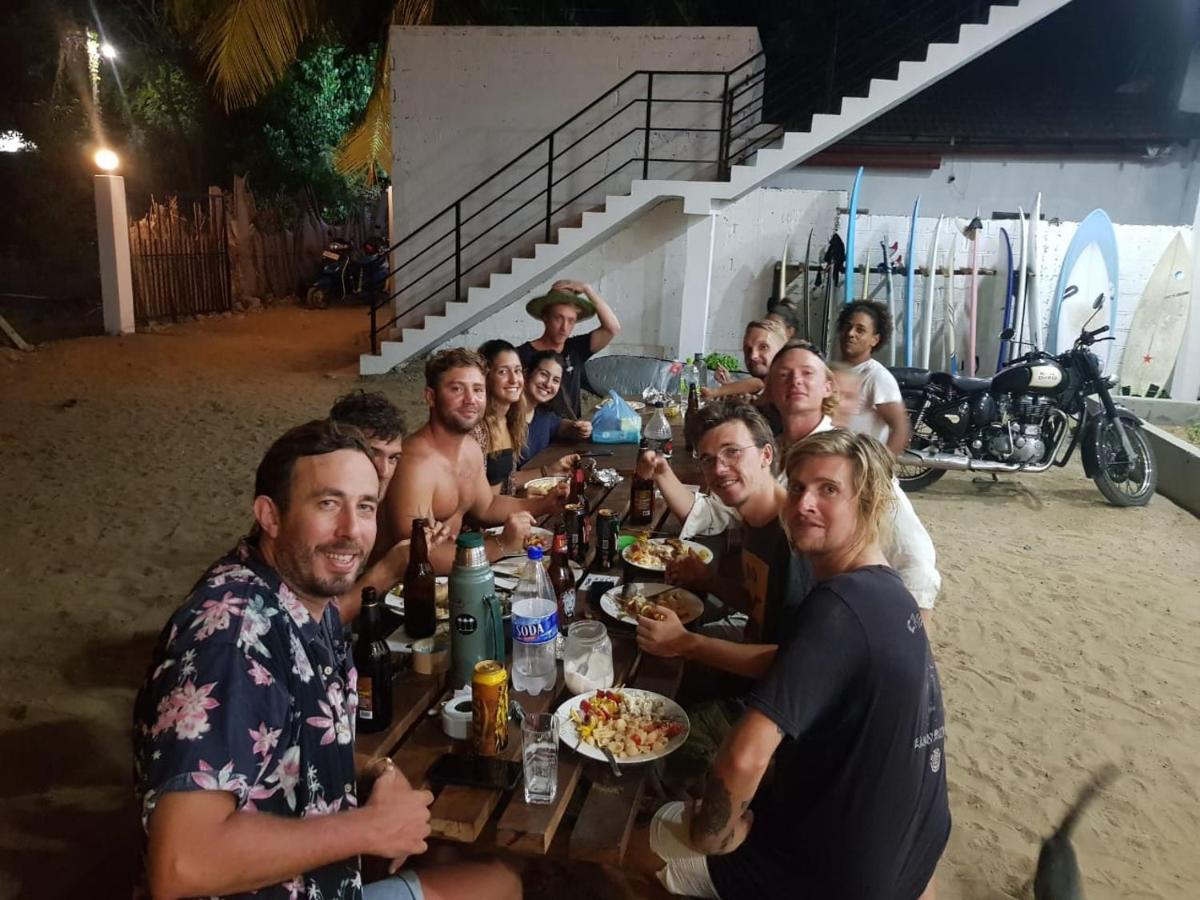 Hangover Hostels Arugam Bay Exterior foto