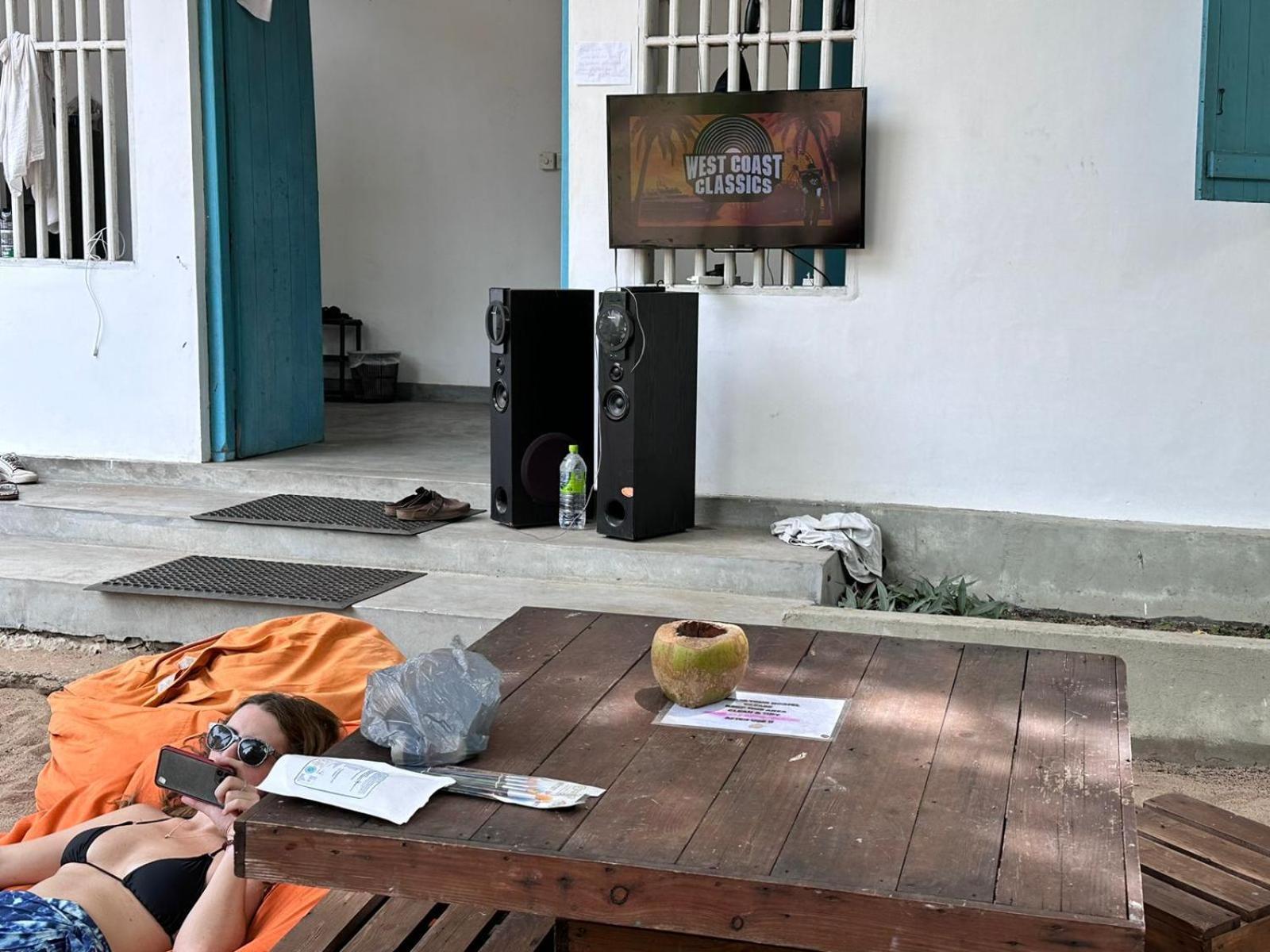 Hangover Hostels Arugam Bay Exterior foto